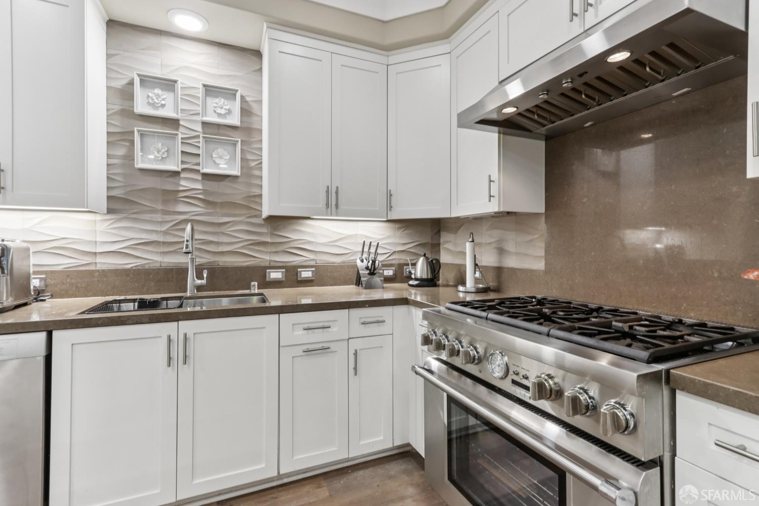 1003 Woodbury Road # 104