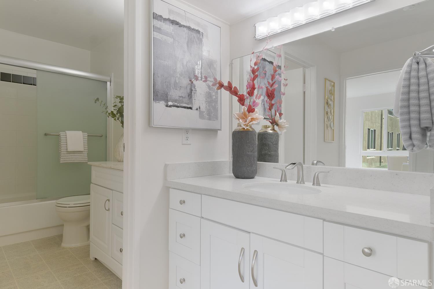 932 Peninsula Avenue # 306