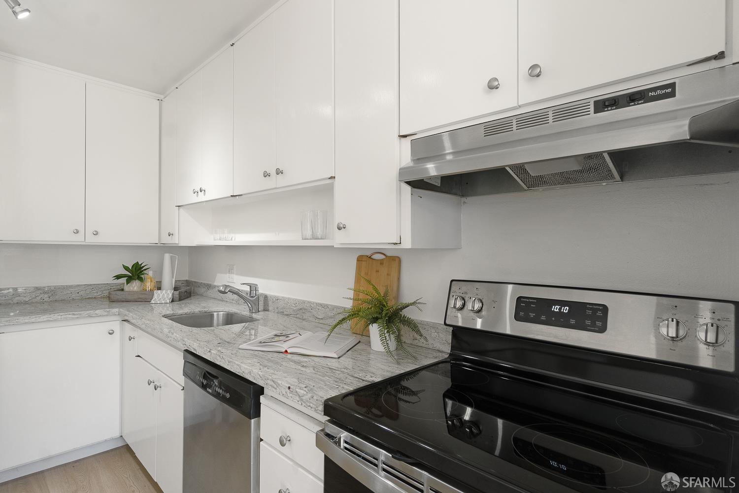 932 Peninsula Avenue # 306