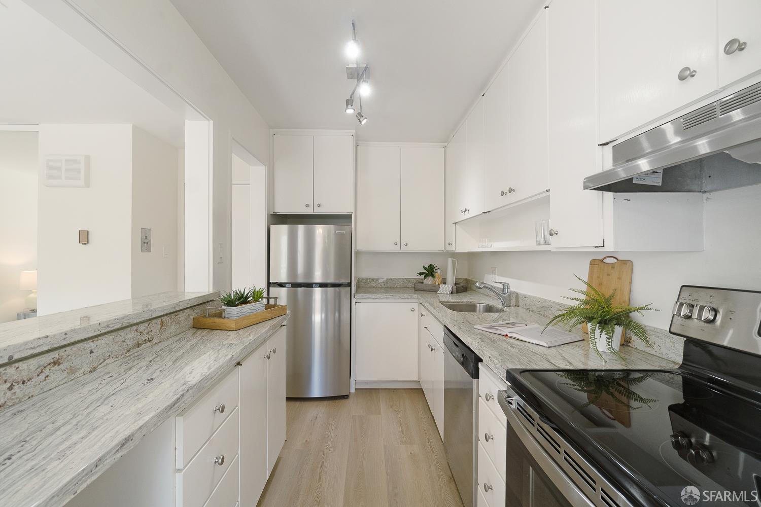 932 Peninsula Avenue # 306