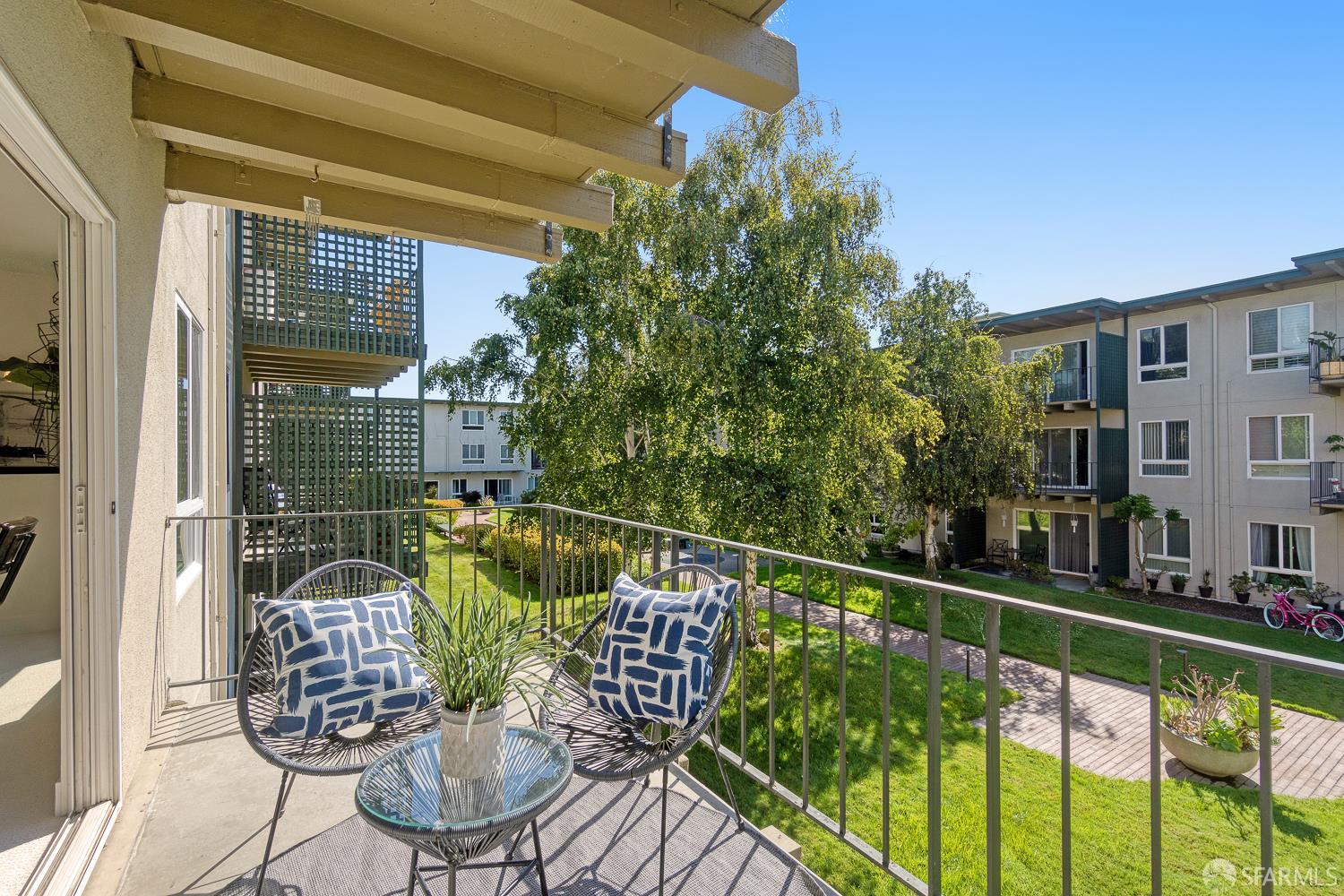 932 Peninsula Avenue # 306