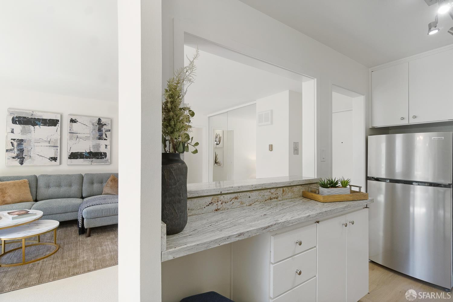 932 Peninsula Avenue # 306