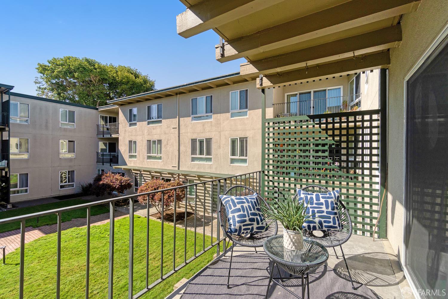 932 Peninsula Avenue # 306