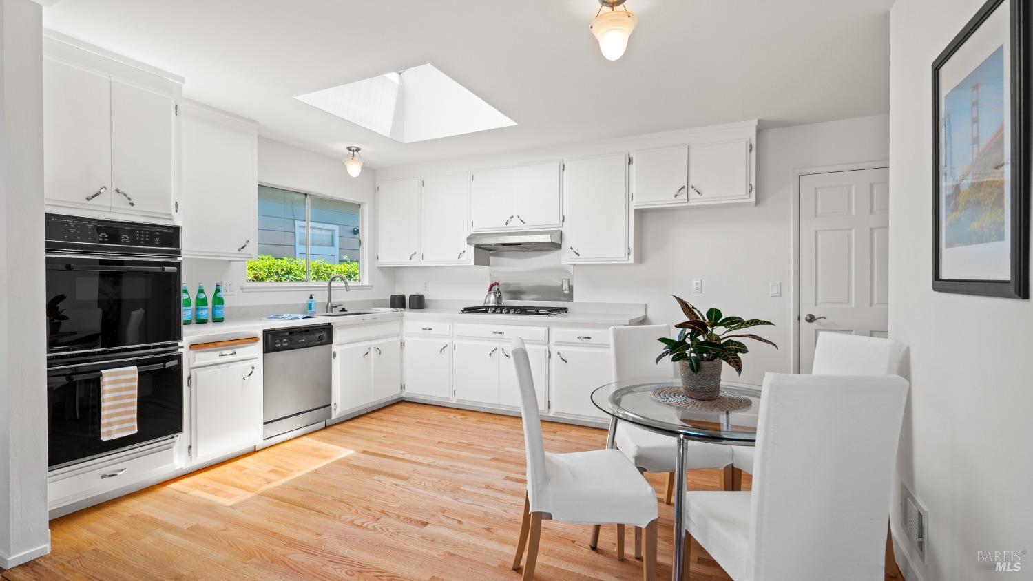 231 Golden Hind Psge