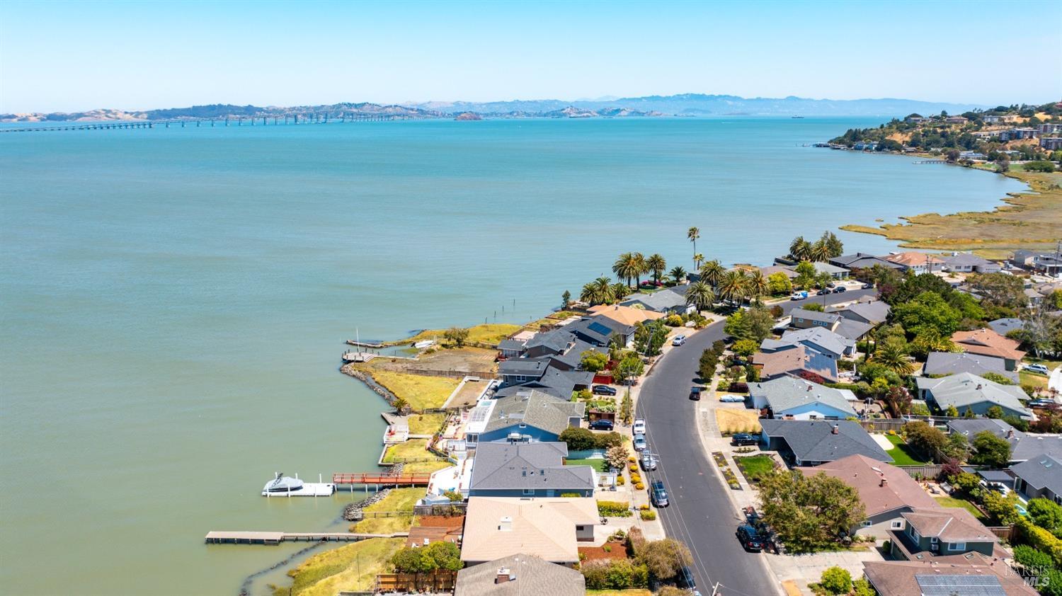 231 Golden Hind Psge