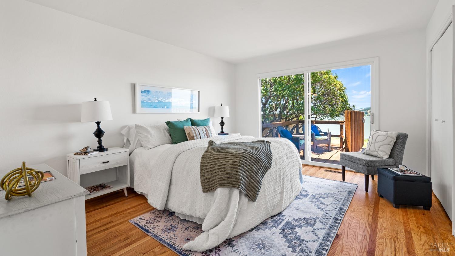 231 Golden Hind Psge