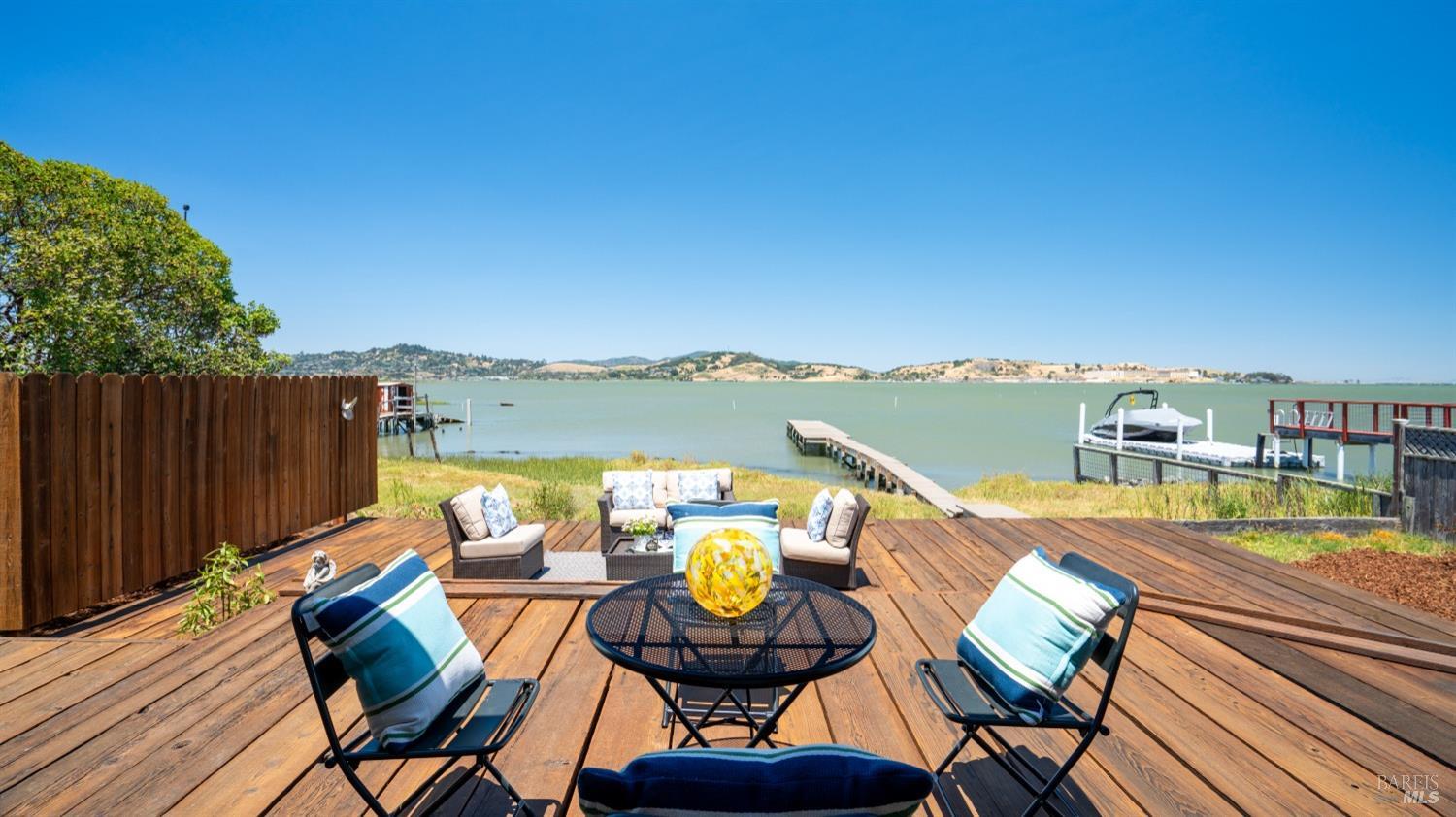 231 Golden Hind Psge