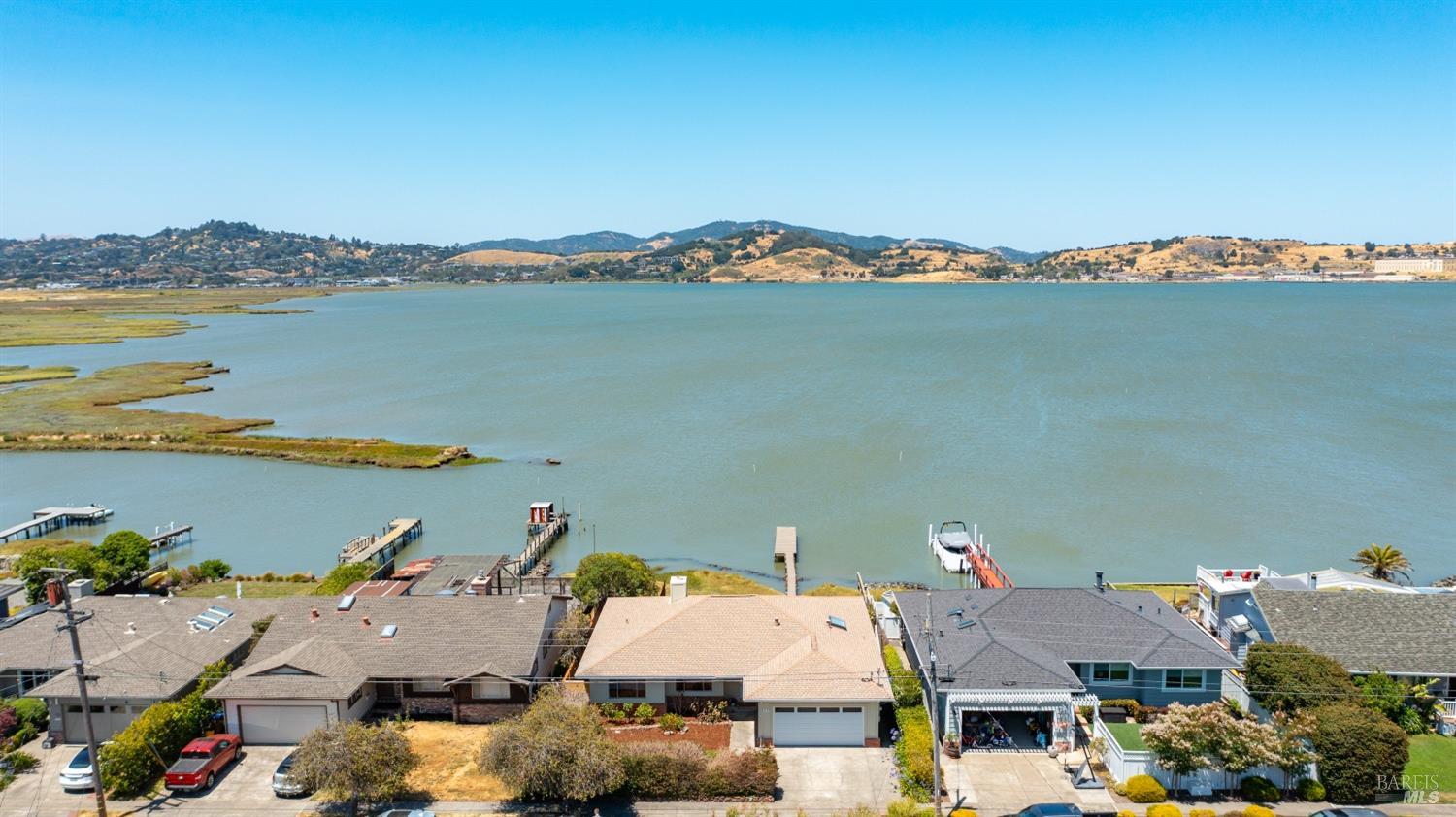 231 Golden Hind Psge