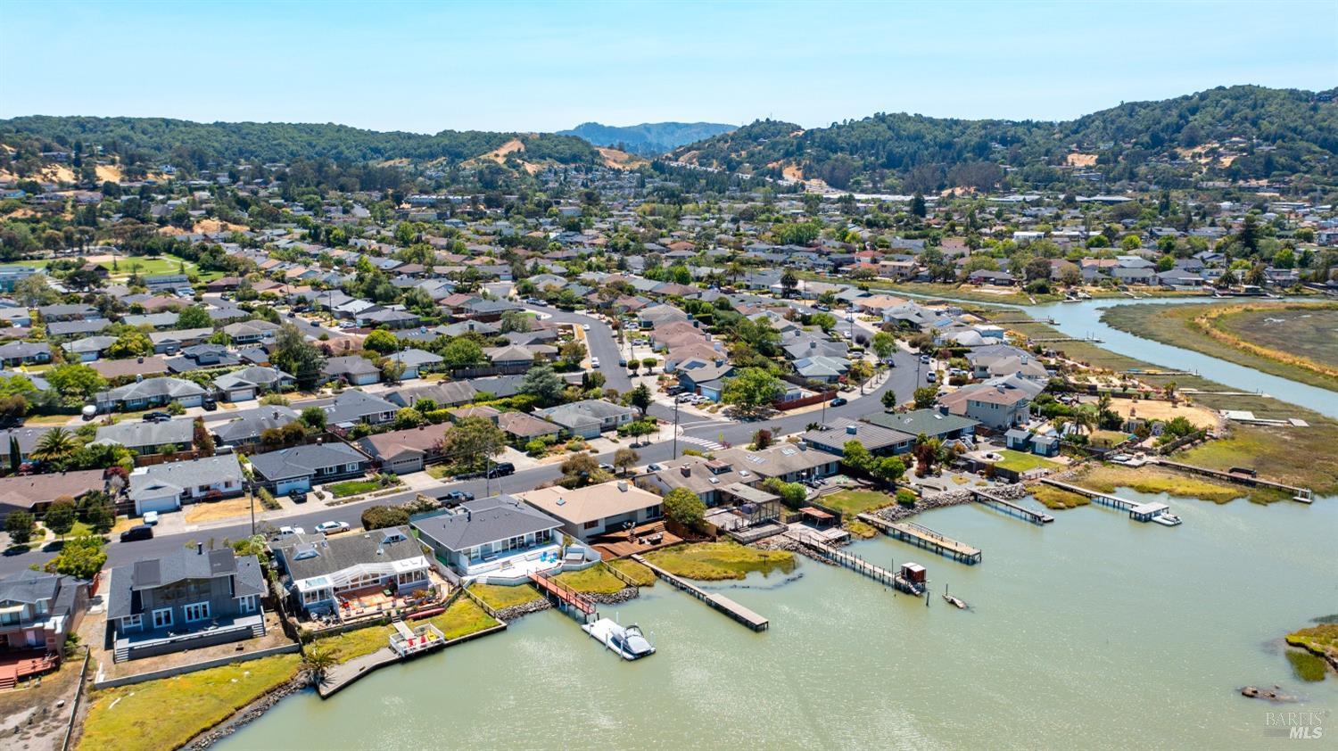 231 Golden Hind Psge