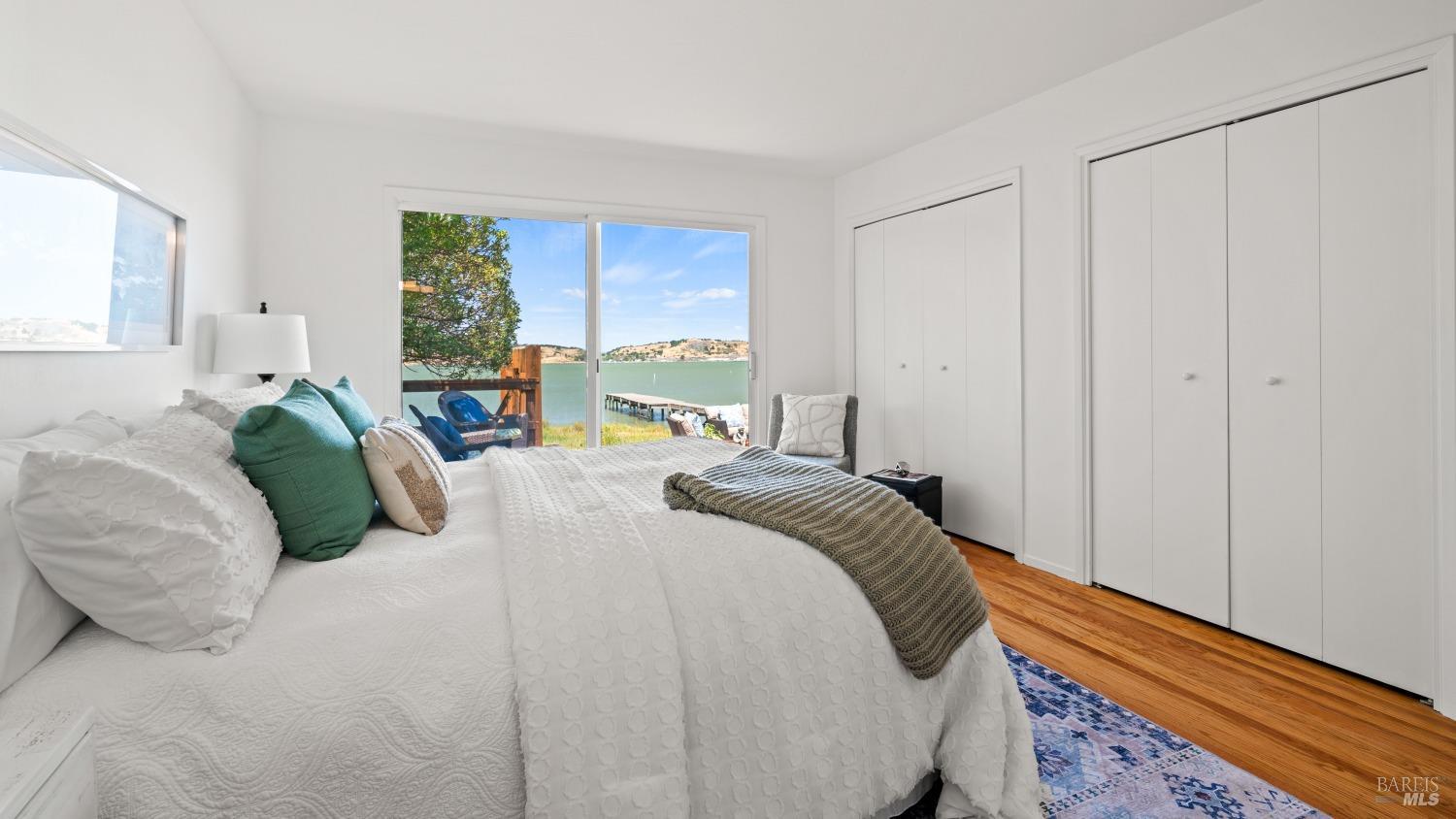 231 Golden Hind Psge