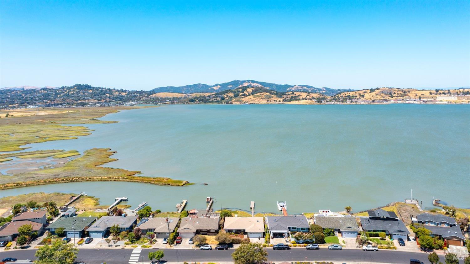 231 Golden Hind Psge