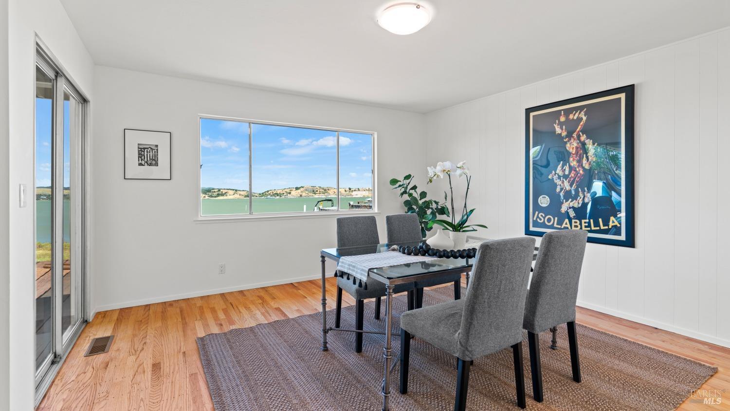 231 Golden Hind Psge