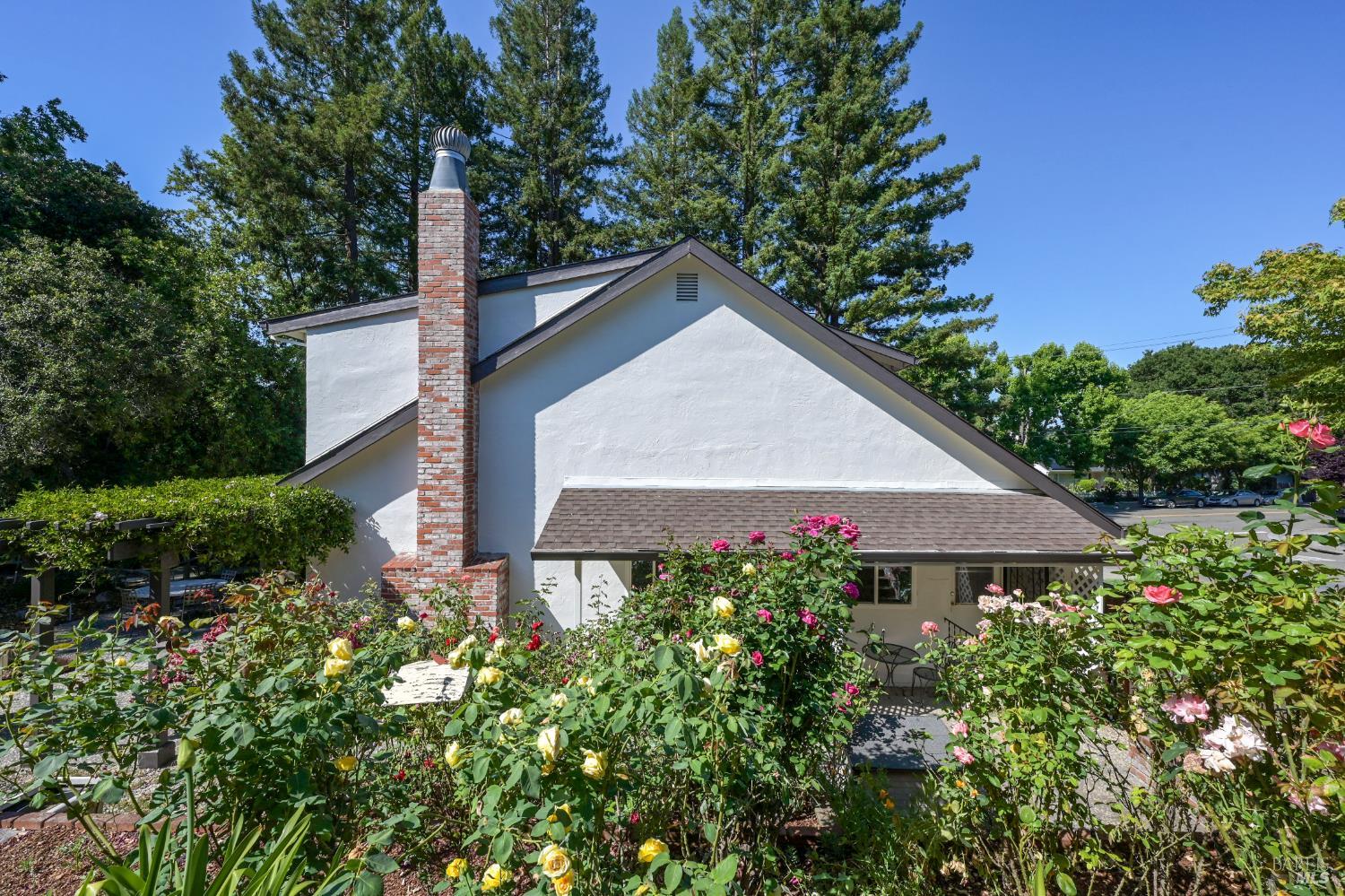 10 Pebble Beach Dr