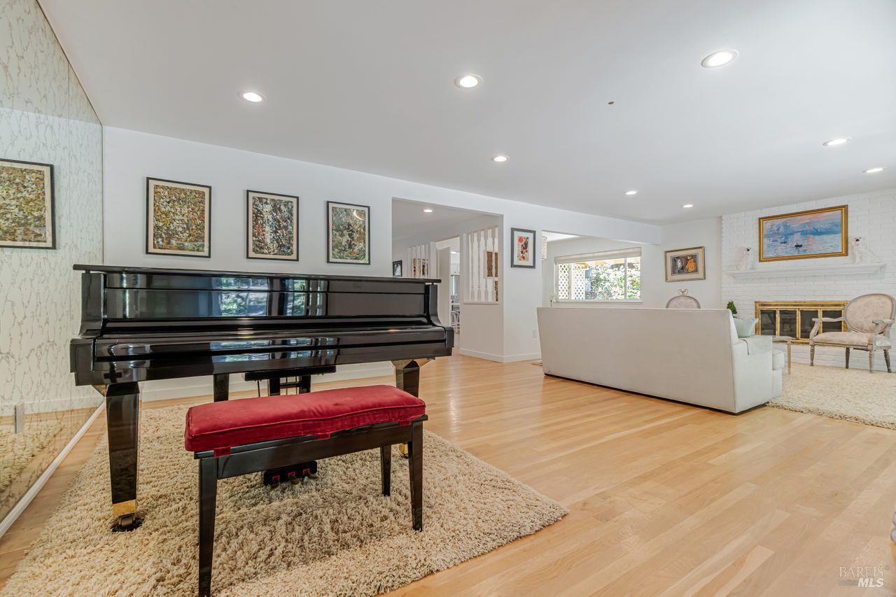10 Pebble Beach Dr