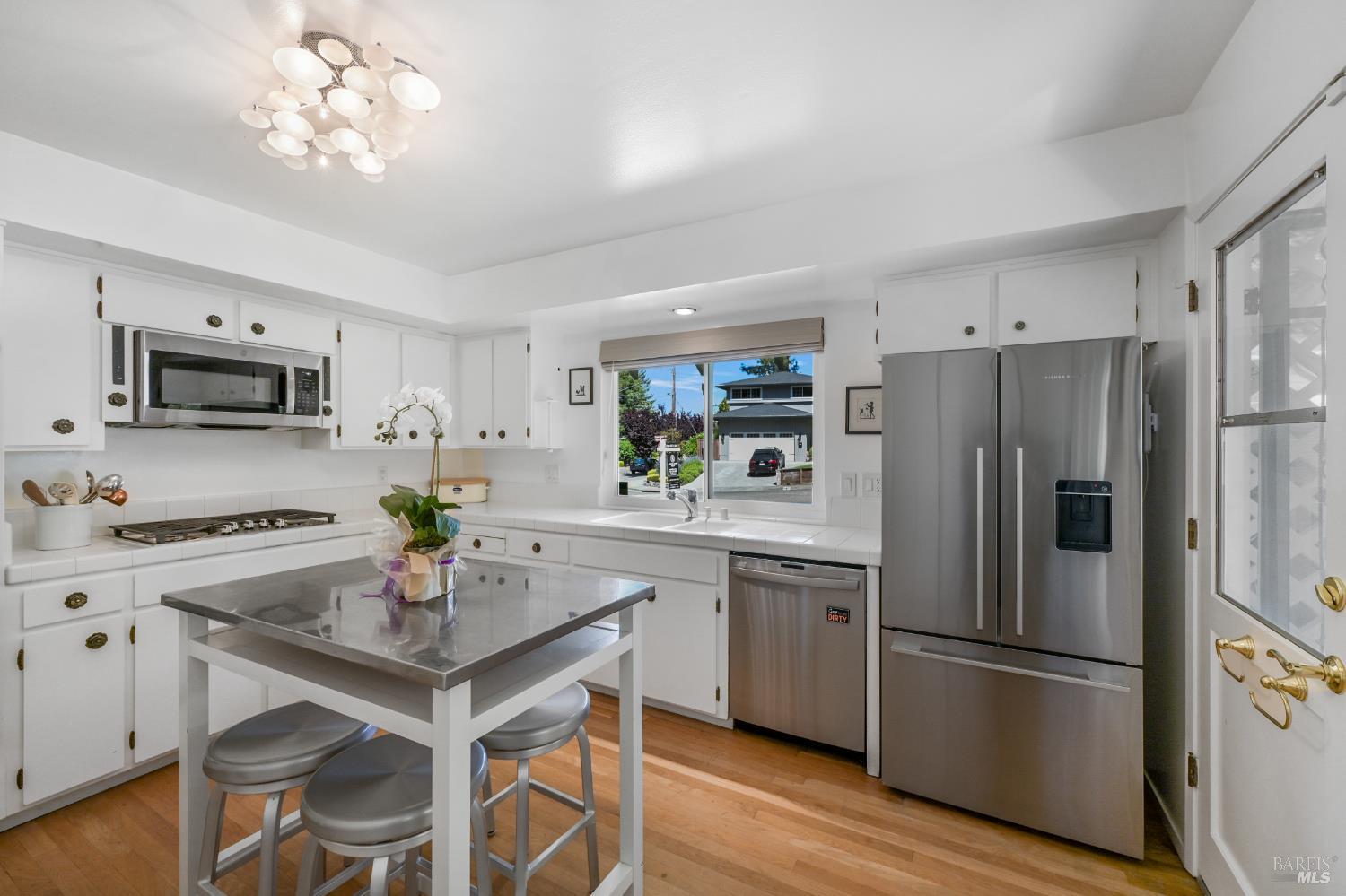 10 Pebble Beach Dr