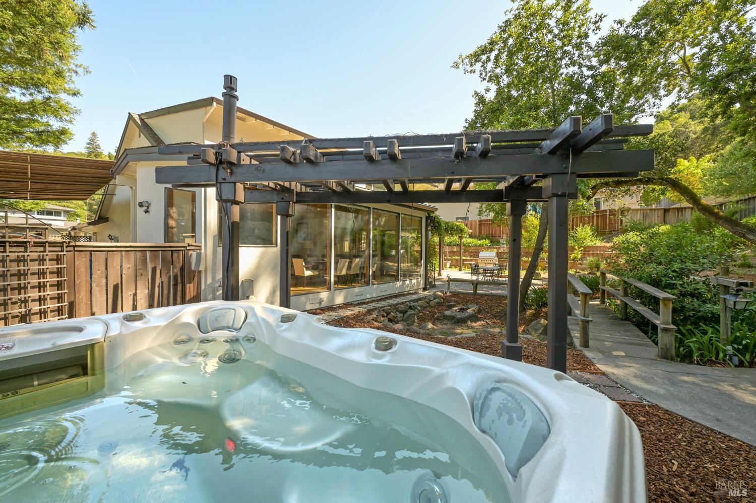 10 Pebble Beach Dr
