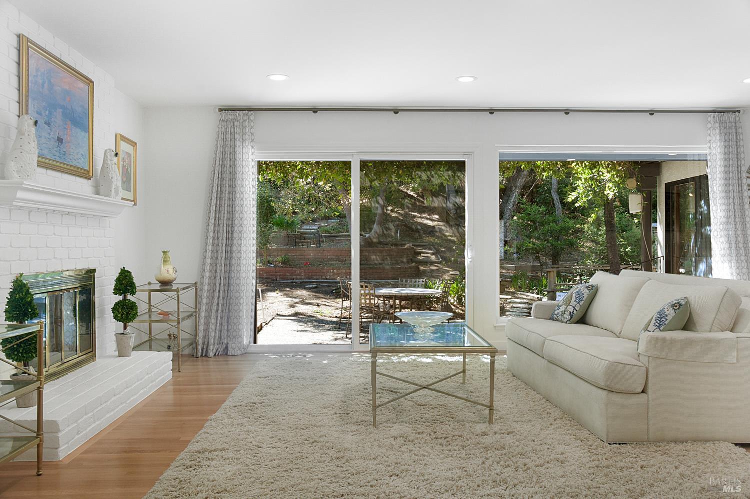 10 Pebble Beach Dr
