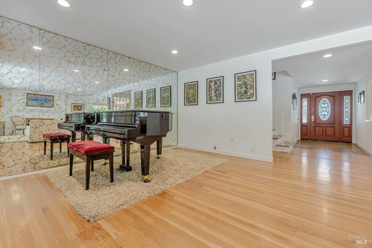 10 Pebble Beach Dr