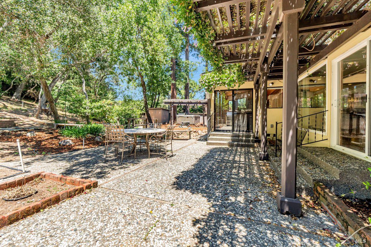 10 Pebble Beach Dr
