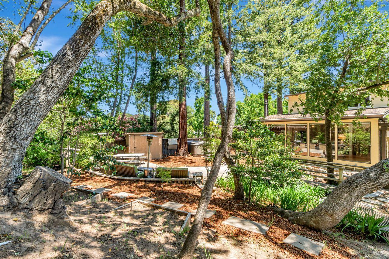 10 Pebble Beach Dr
