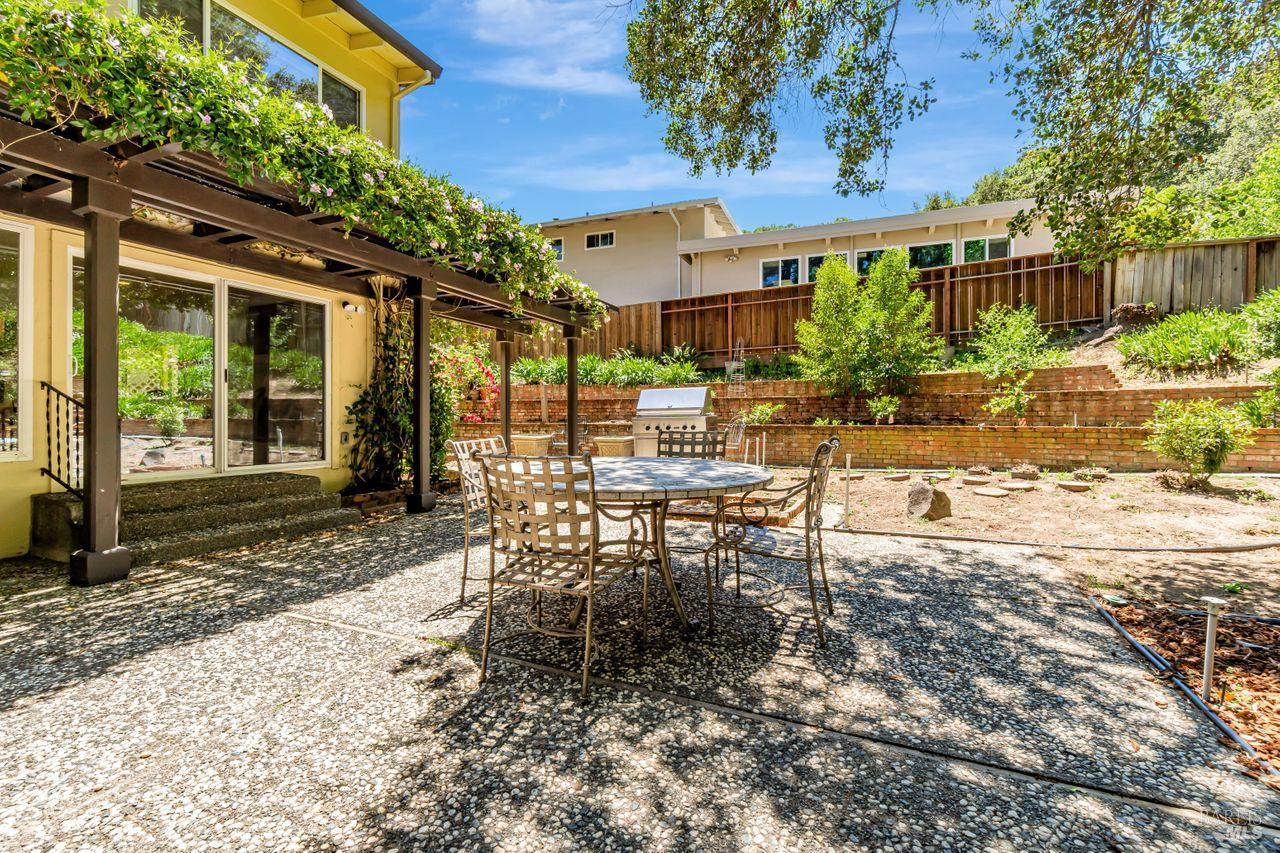 10 Pebble Beach Dr