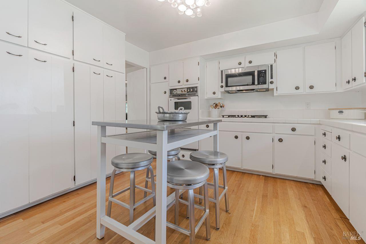10 Pebble Beach Dr