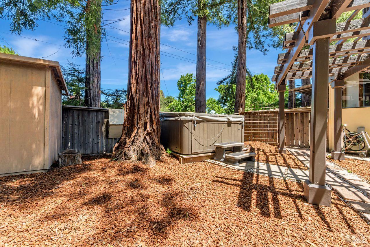 10 Pebble Beach Dr