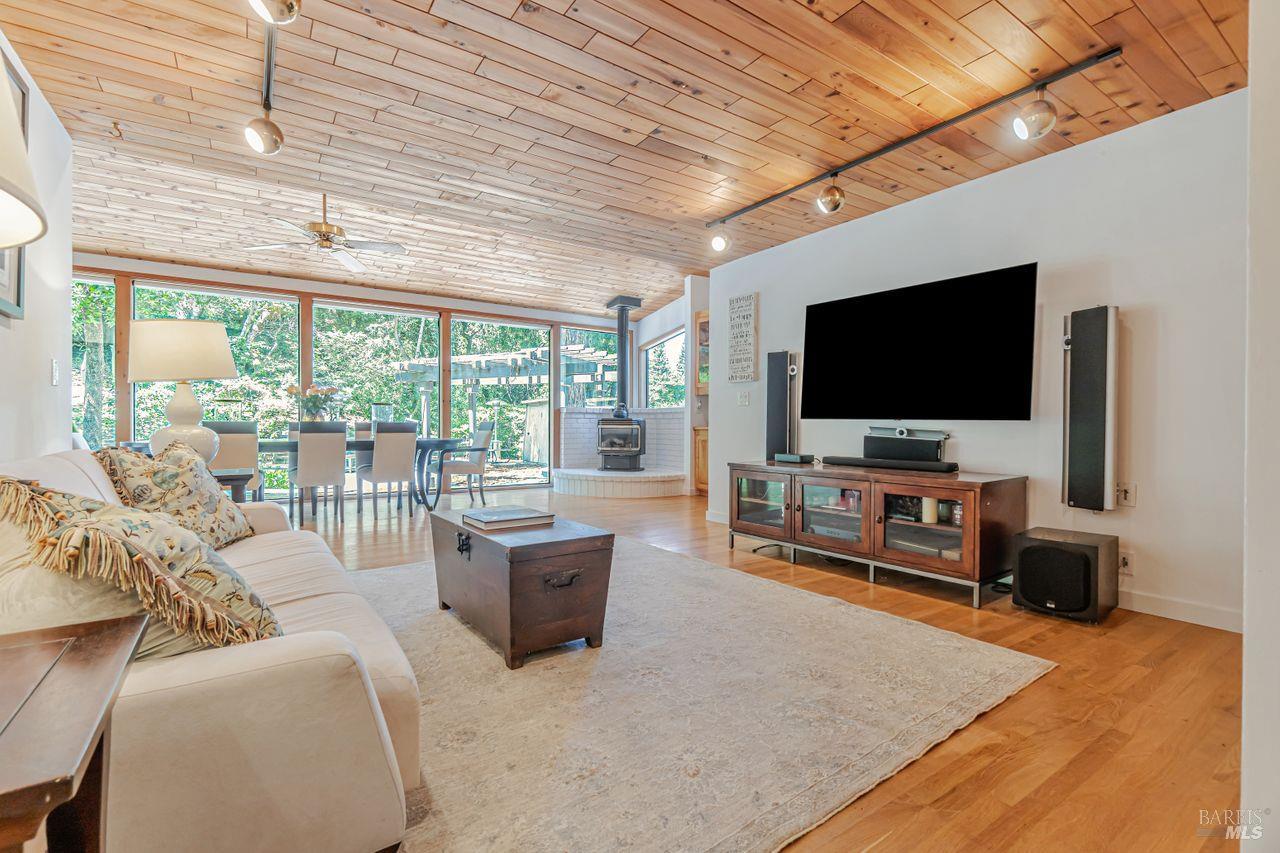 10 Pebble Beach Dr