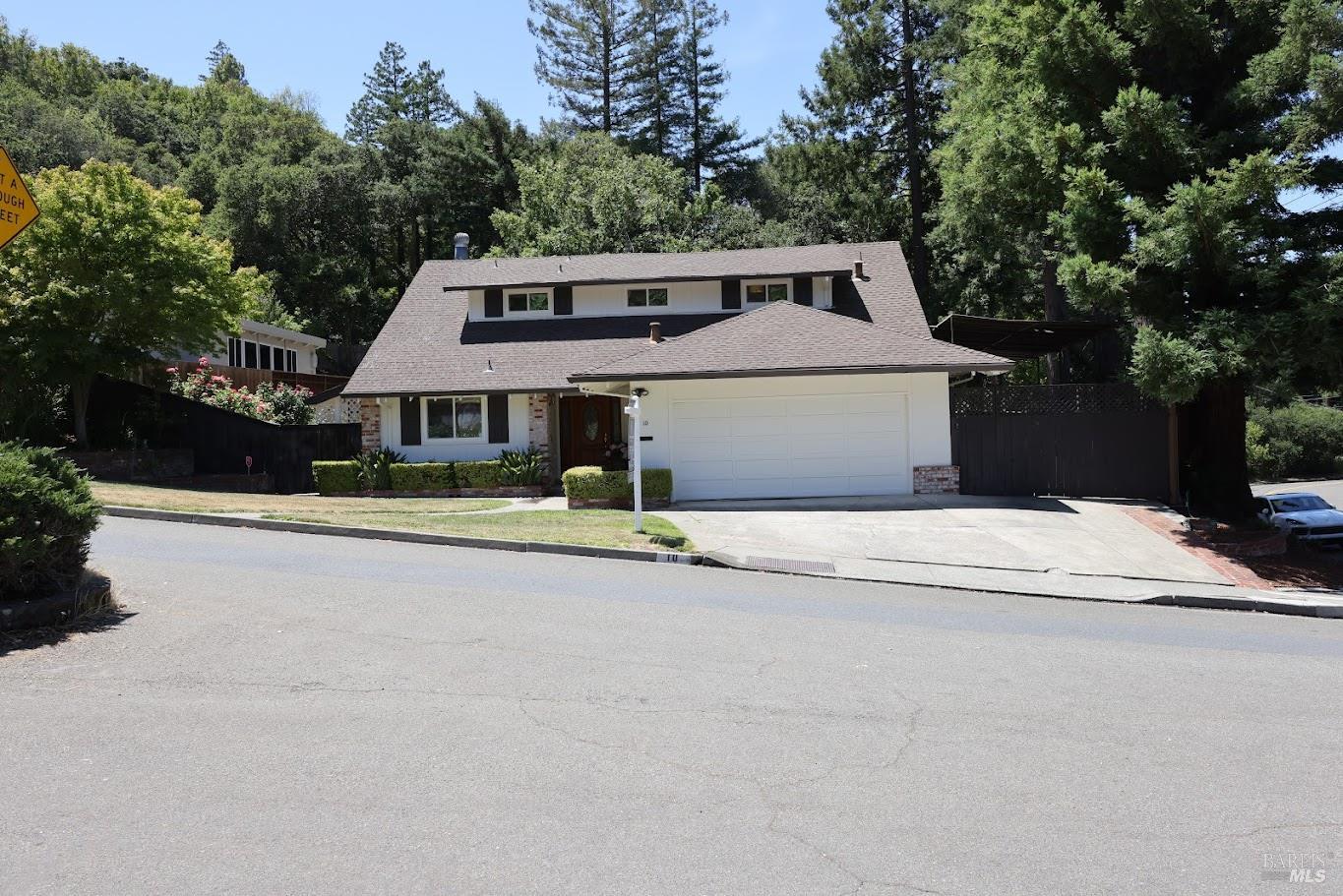 10 Pebble Beach Dr