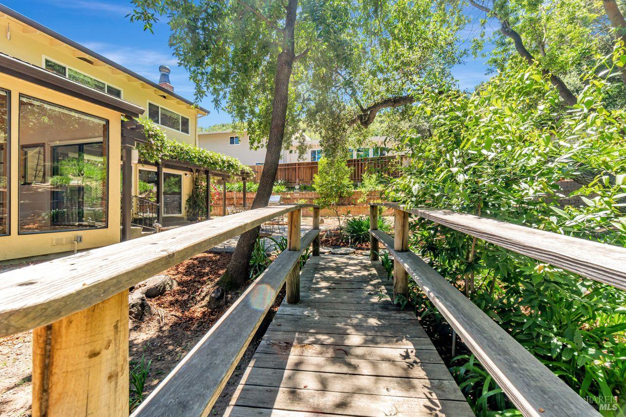 10 Pebble Beach Dr