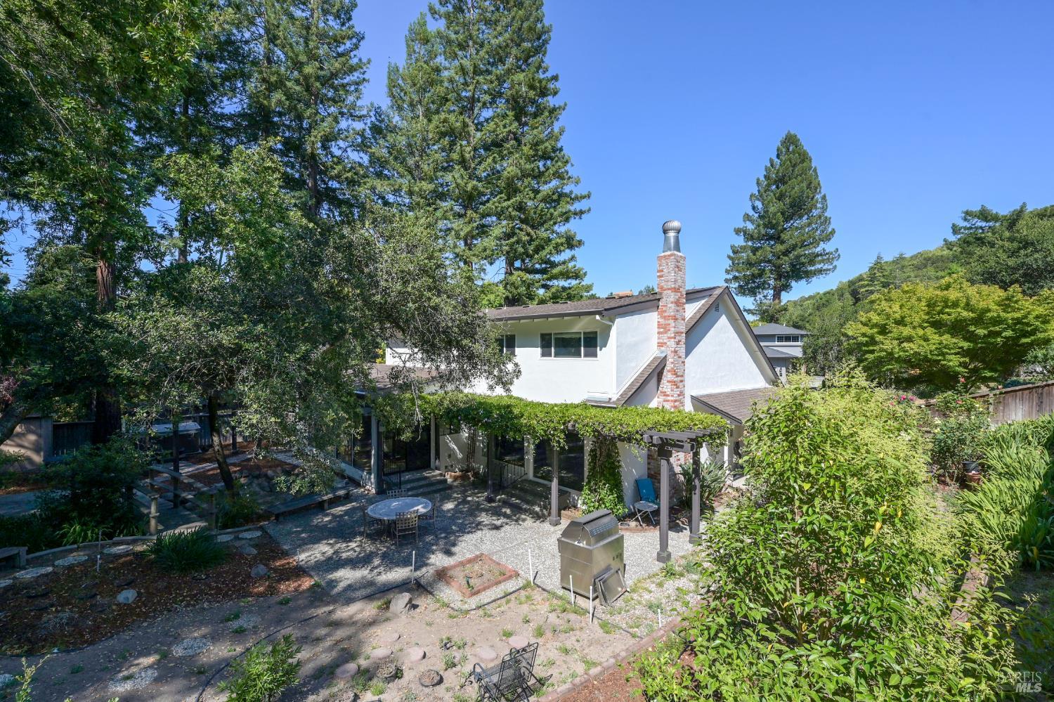 10 Pebble Beach Dr