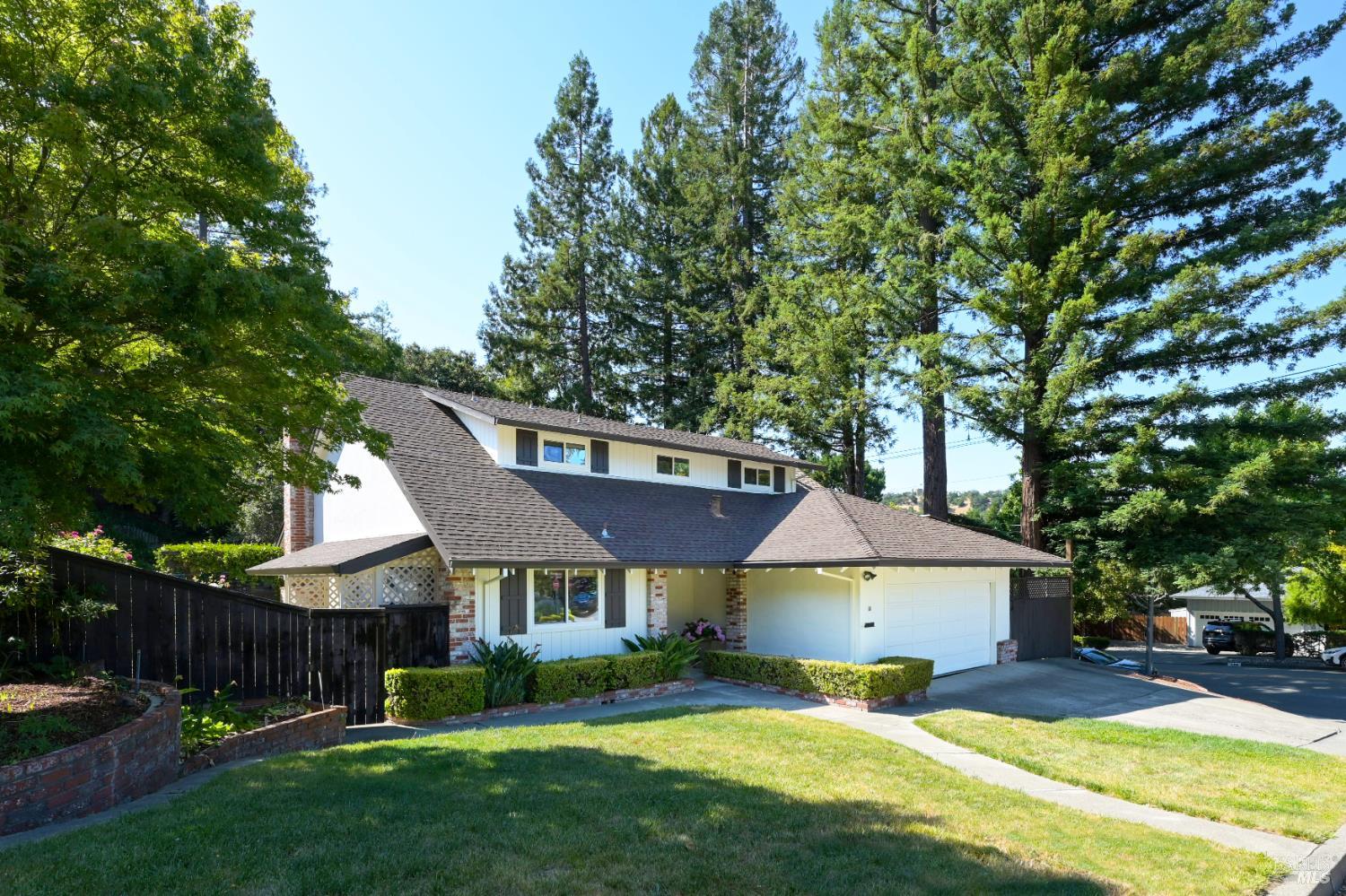 10 Pebble Beach Dr