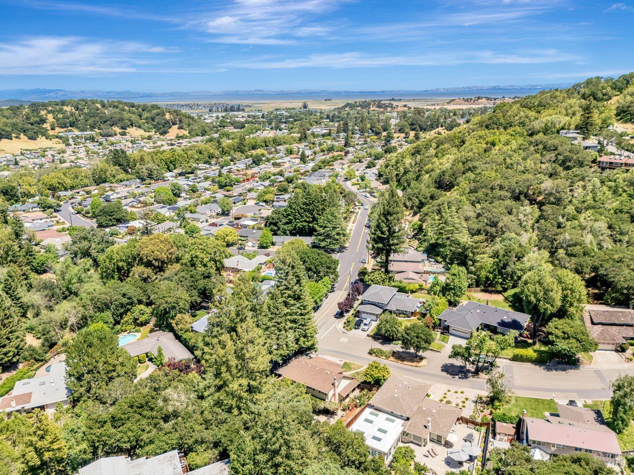 10 Pebble Beach Dr