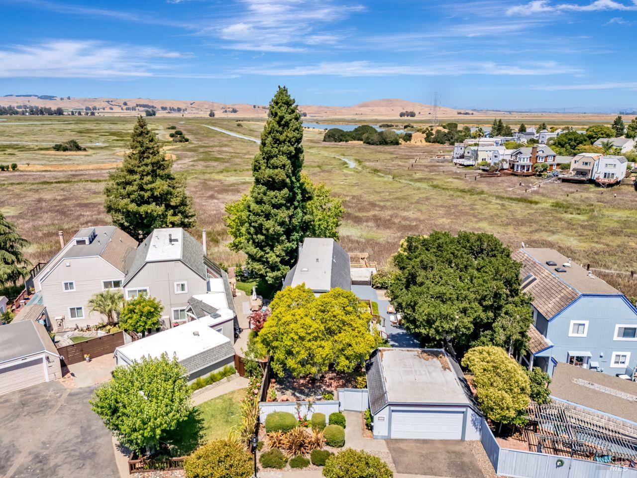 2541 Topaz Dr