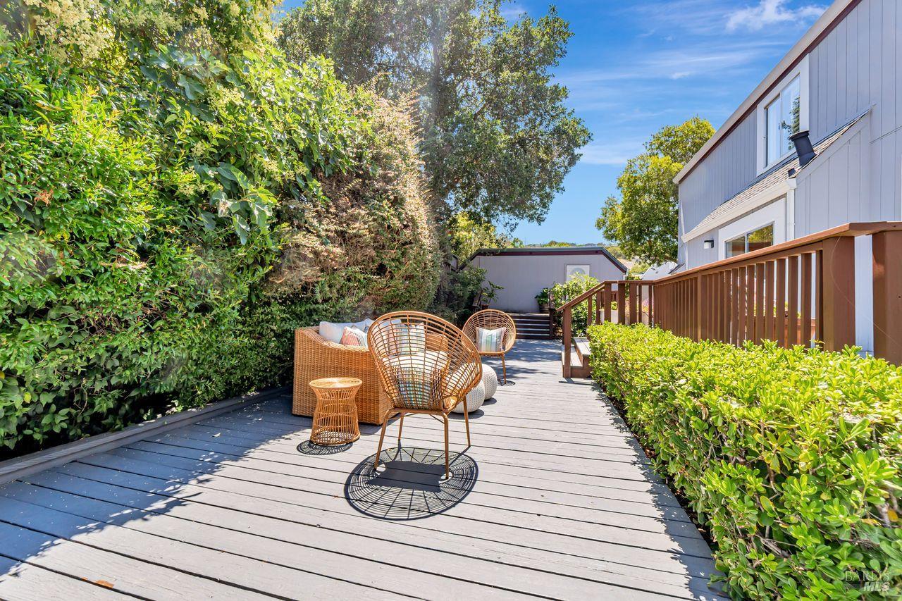 2541 Topaz Dr