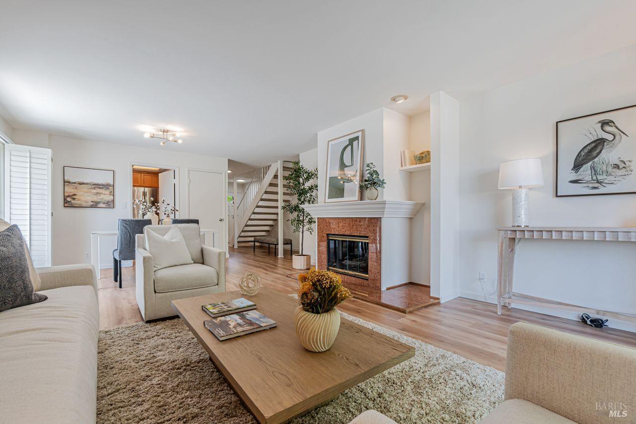 2541 Topaz Dr