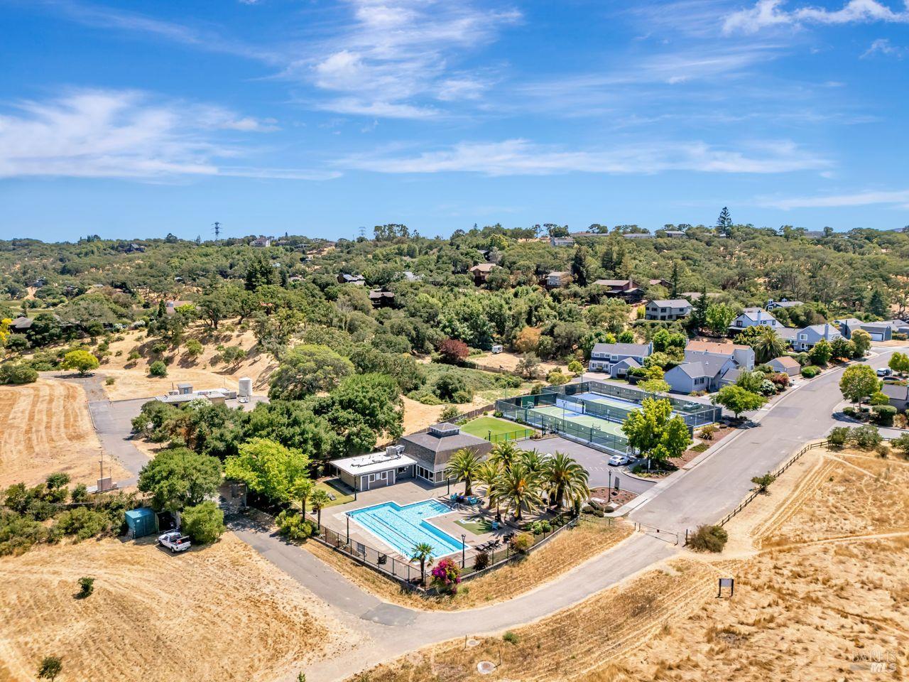 2541 Topaz Dr