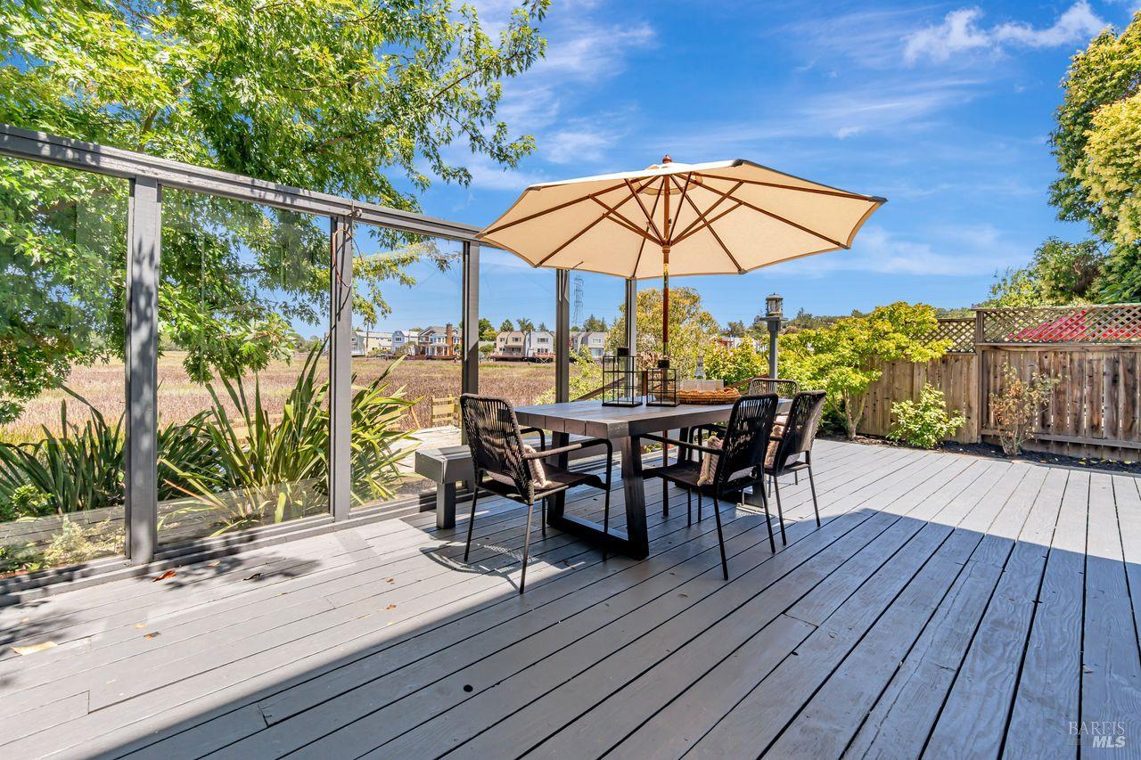 2541 Topaz Dr