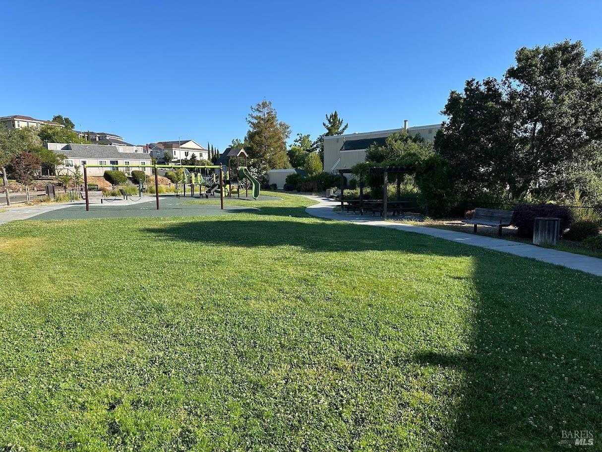 2541 Topaz Dr