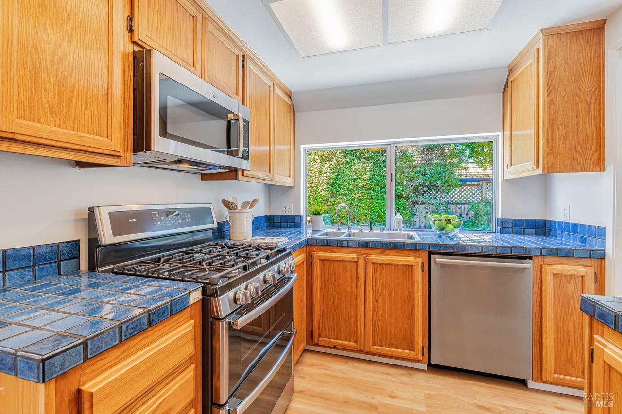 2541 Topaz Dr