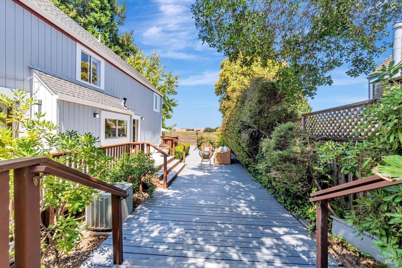 2541 Topaz Dr