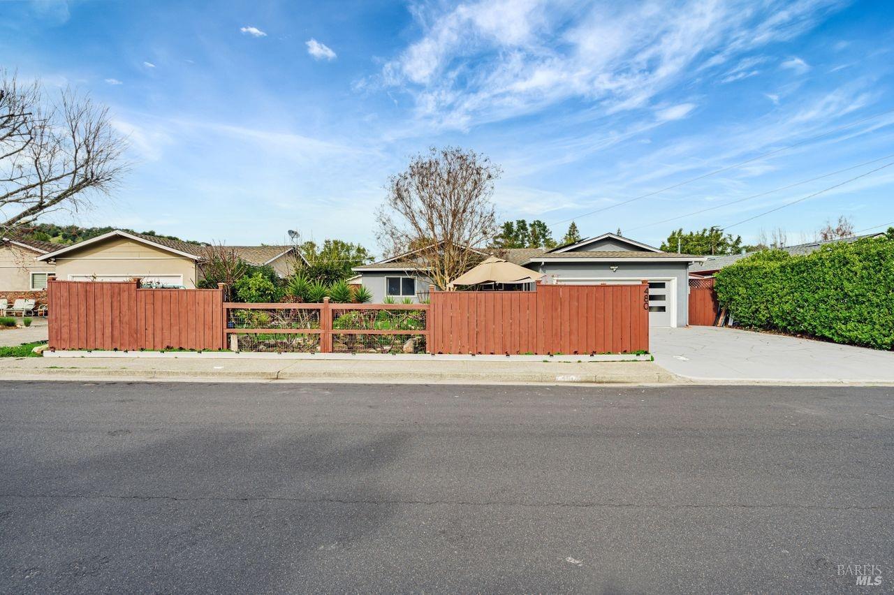480 Via Del Plano