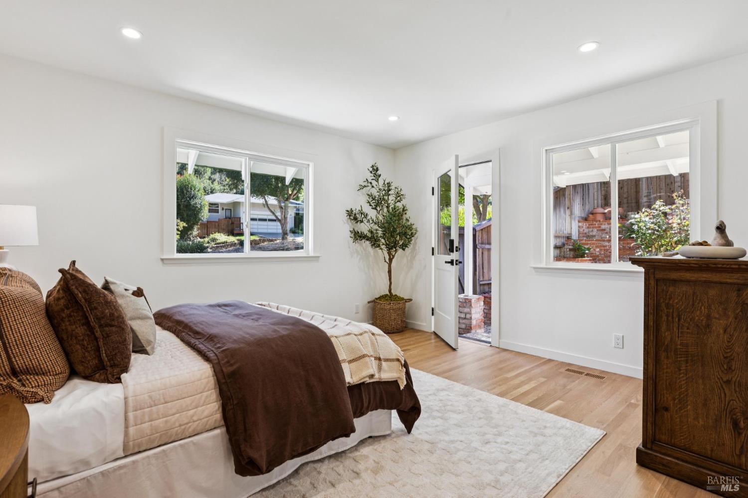 10 Pebble Beach Drive