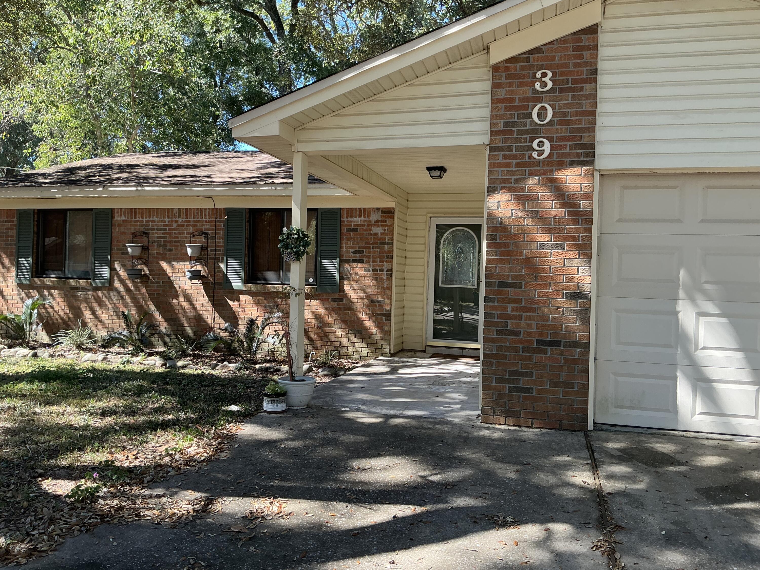 309 Goldenrod Court
