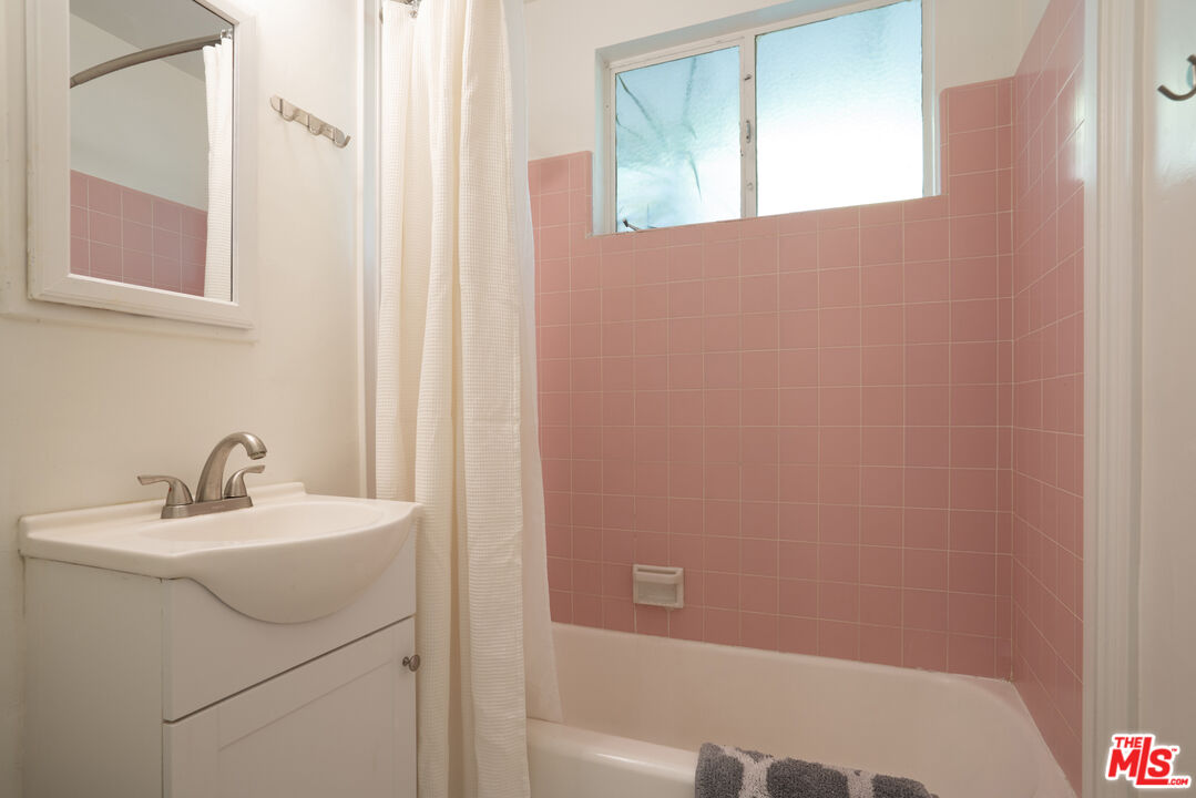 459 E Avenida Olancha Unit: 2