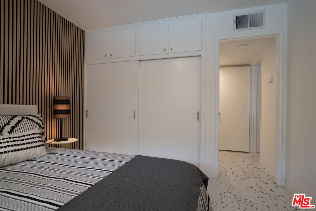 459 E Avenida Olancha Unit: 2