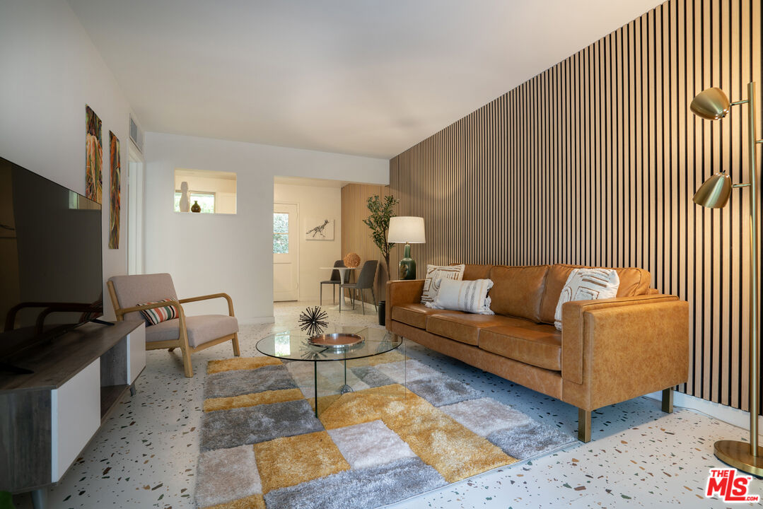 459 E Avenida Olancha Unit: 2