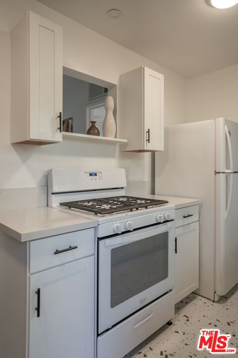 459 E Avenida Olancha Unit: 2