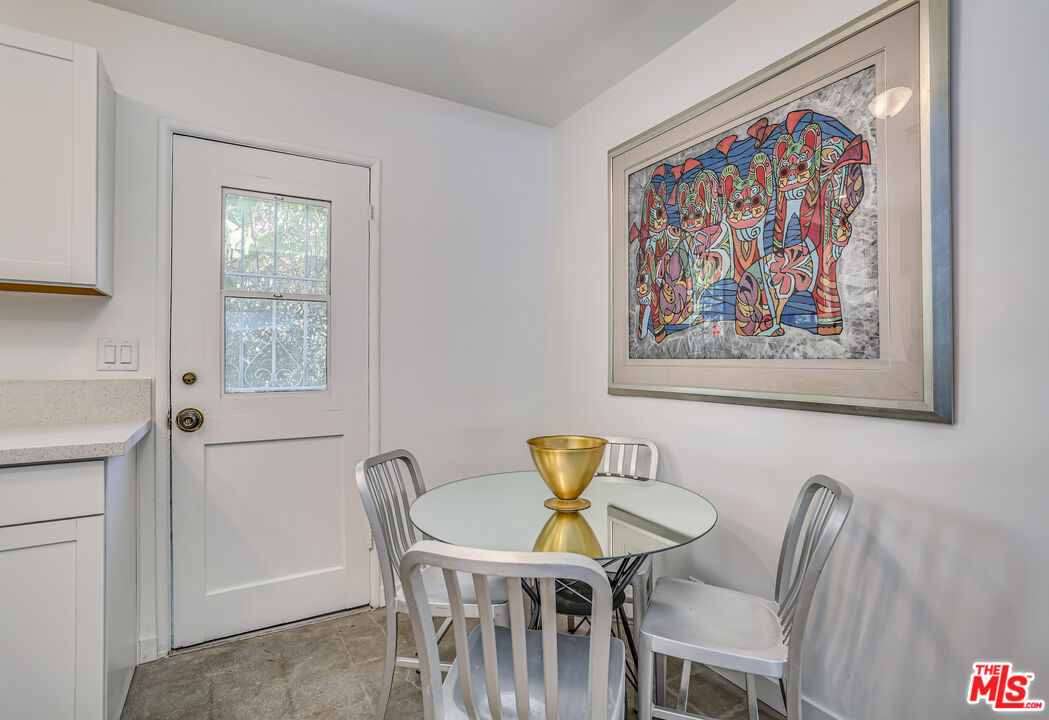 459 E Avenida Olancha Unit: 2