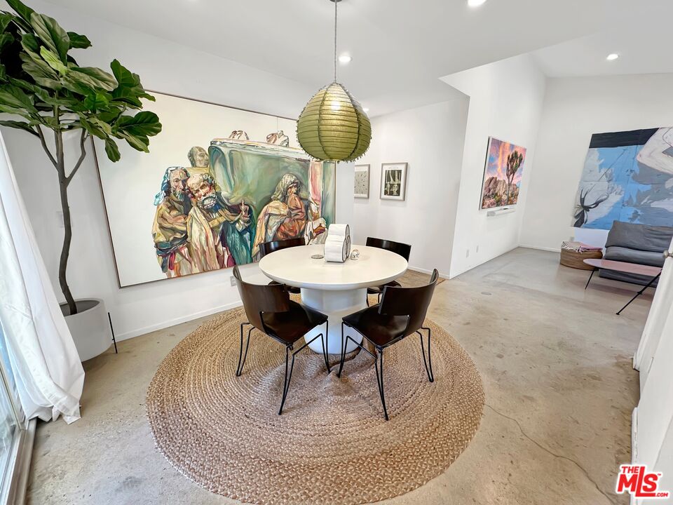 68125 Valley Vista Dr